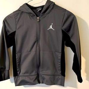 Boys Nike Air Jordan Therma Fit jacket sz 10 -12